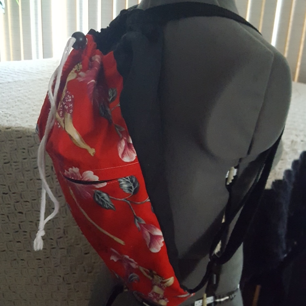 Hawaiian Print Backpack. - Picture 2 of 6